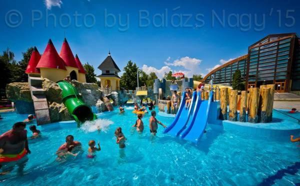 Major Street Apartman Apartment Hajduszoboszlo Ngoại thất bức ảnh